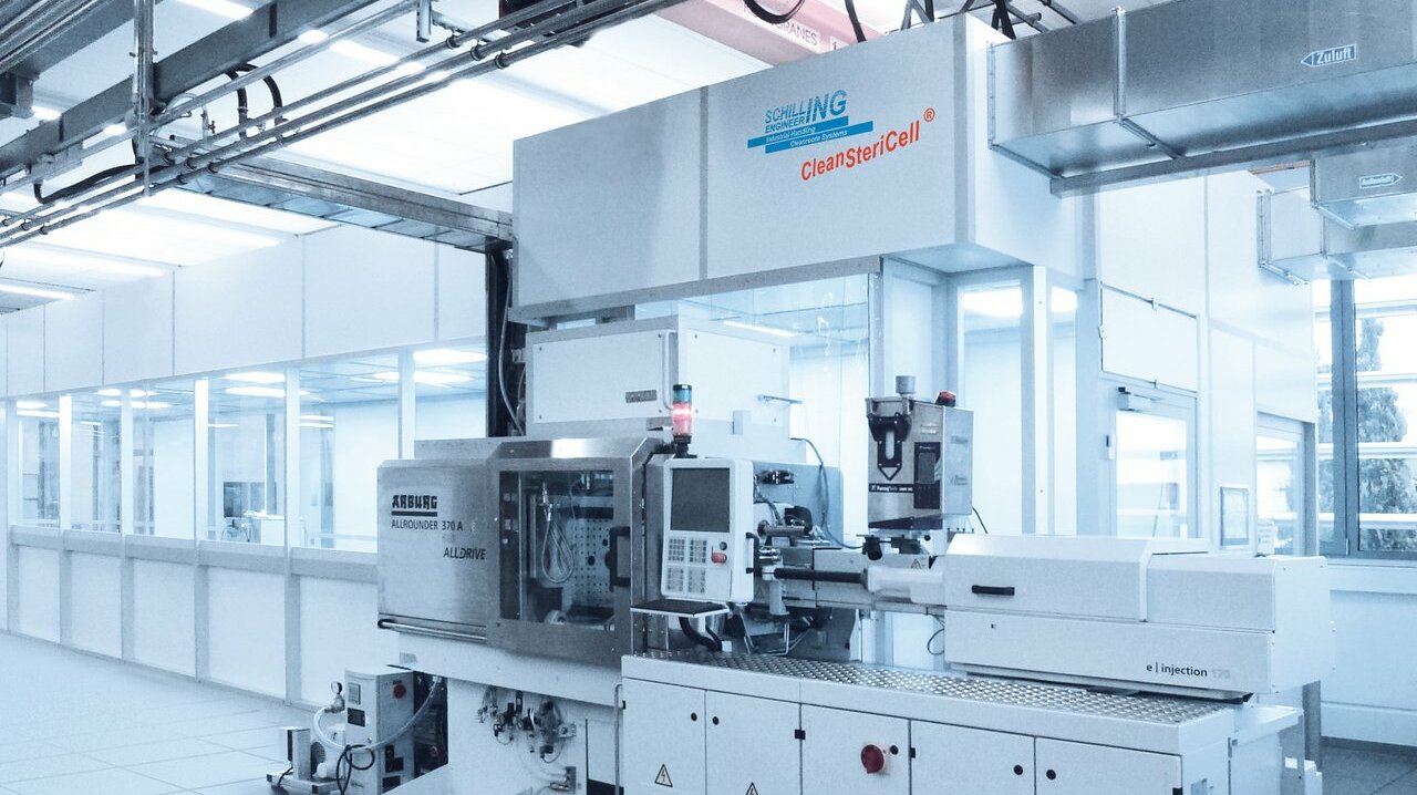  Cleanroom for injection moulding of microimplants, GMP C
