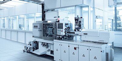 Cleanroom for injection moulding of micro-implants, GMP C