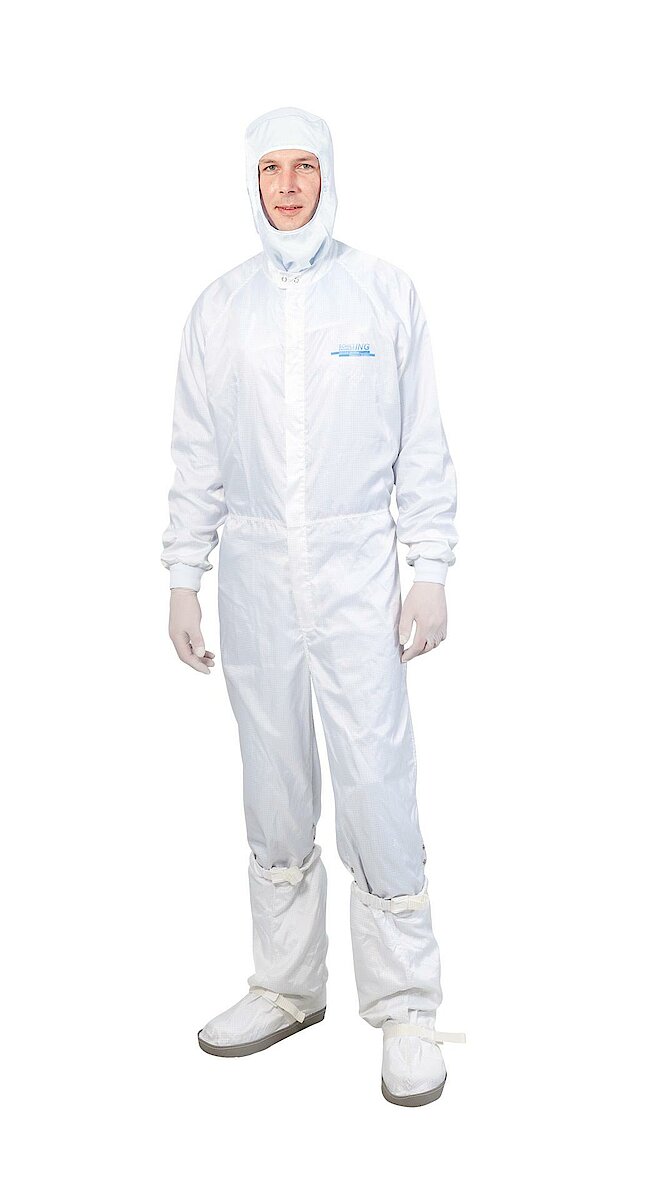 Reusable cleanroom overall with integrated hood and zipper