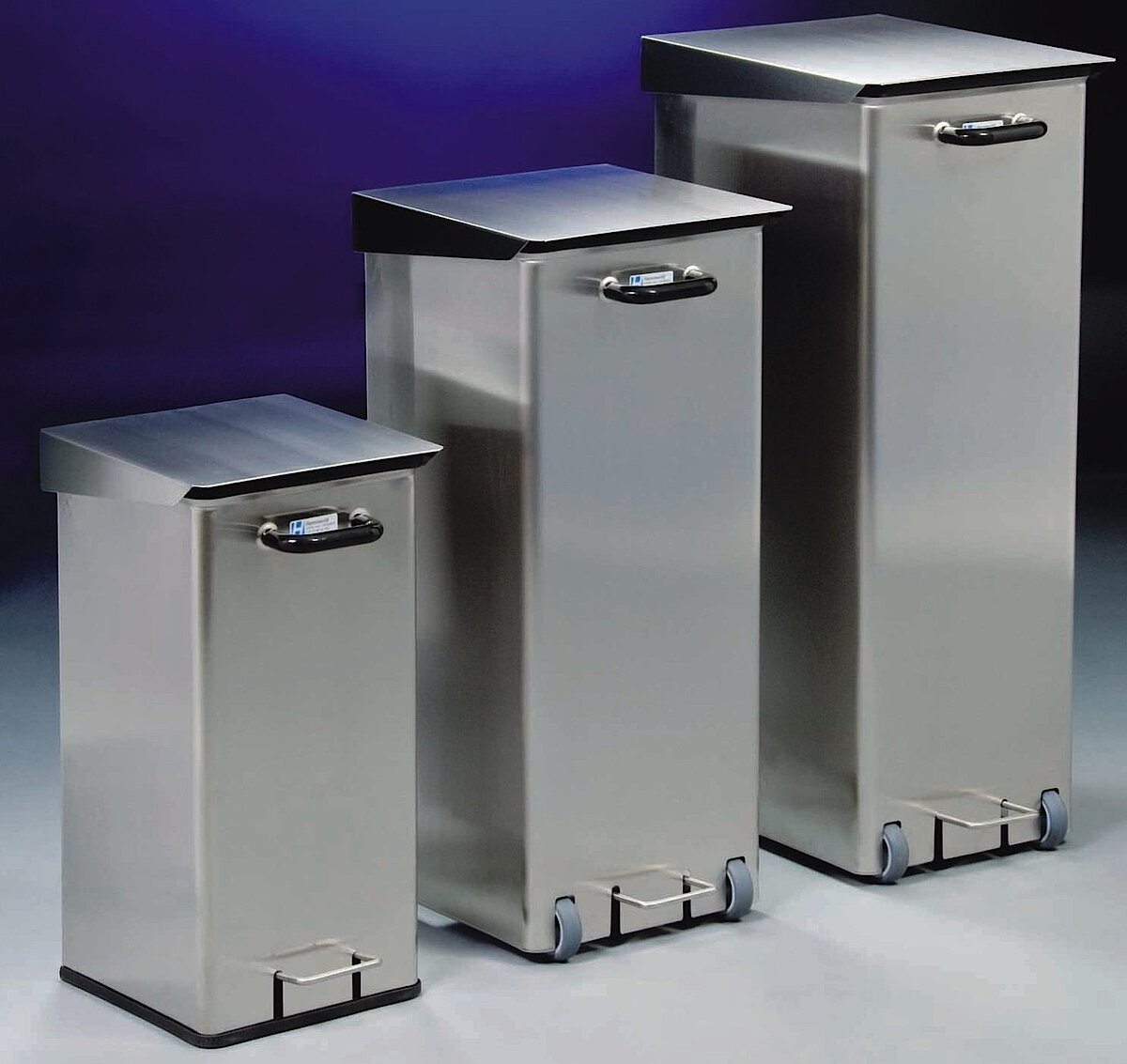 Cleanroom waste bin made of stainless steel with castors