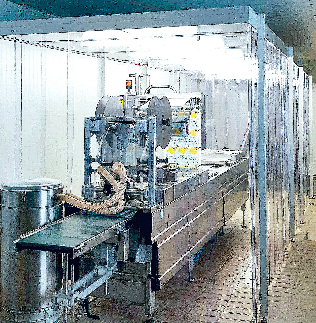 Cleanroom tent for packaging in the food industry, ISO 8